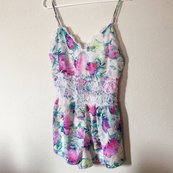 Forever 21 Eyelash Lace Floral Romper - Picture 6 of 6